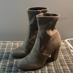 Steve Madden Taupe grayish Heeled Boots